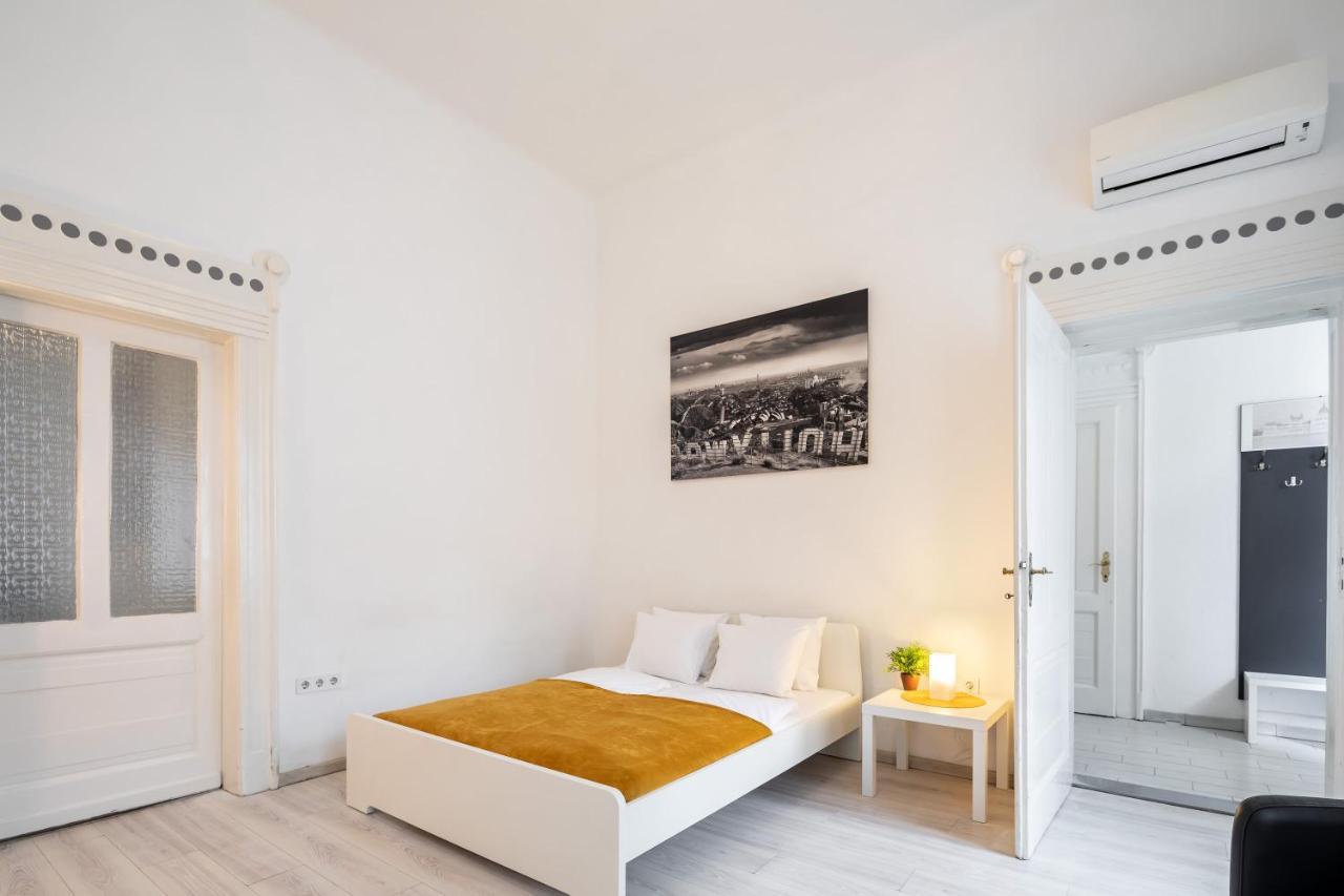 New, High Quality Apartment In The City Center Budapest Extérieur photo