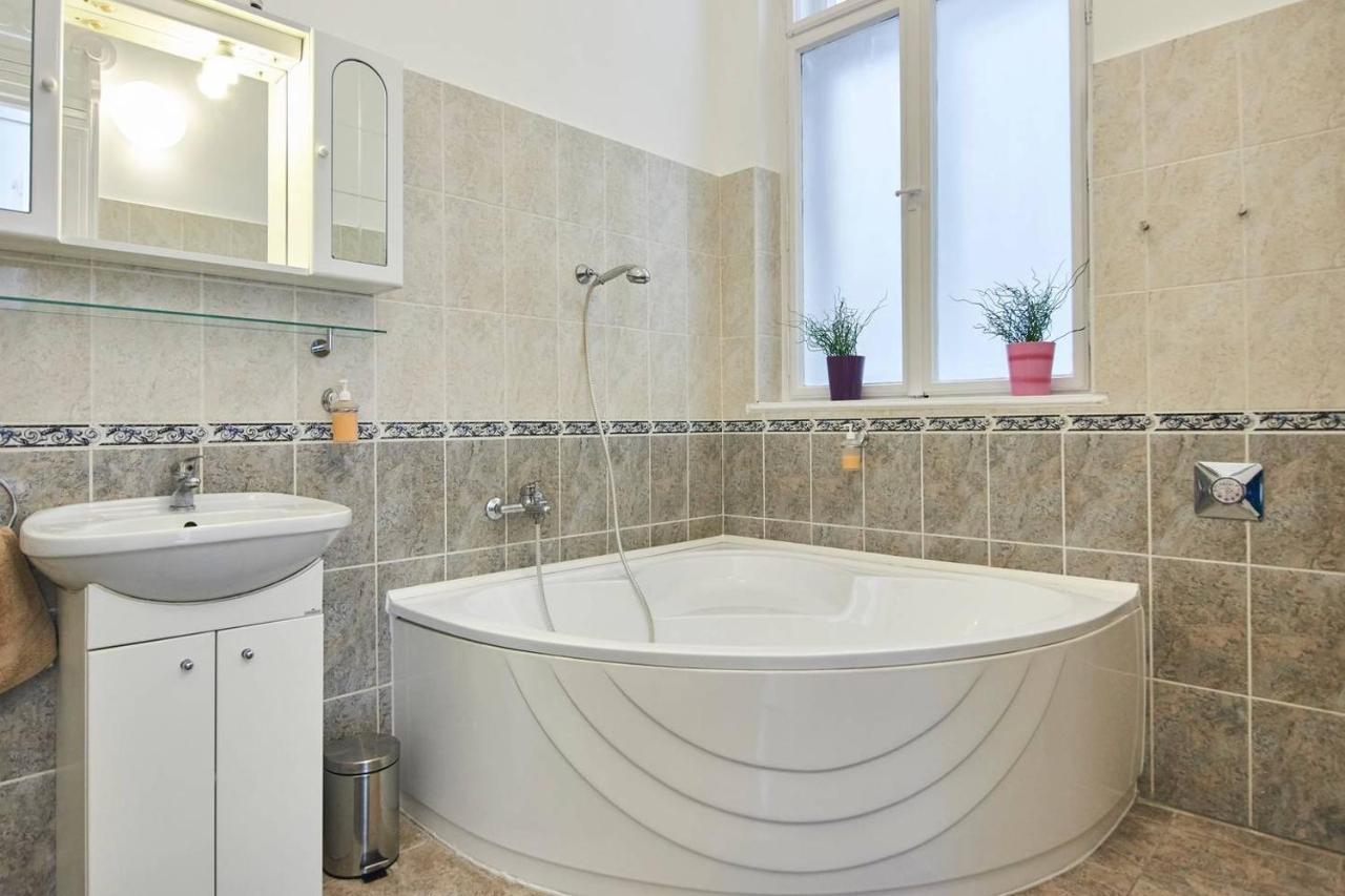 New, High Quality Apartment In The City Center Budapest Extérieur photo